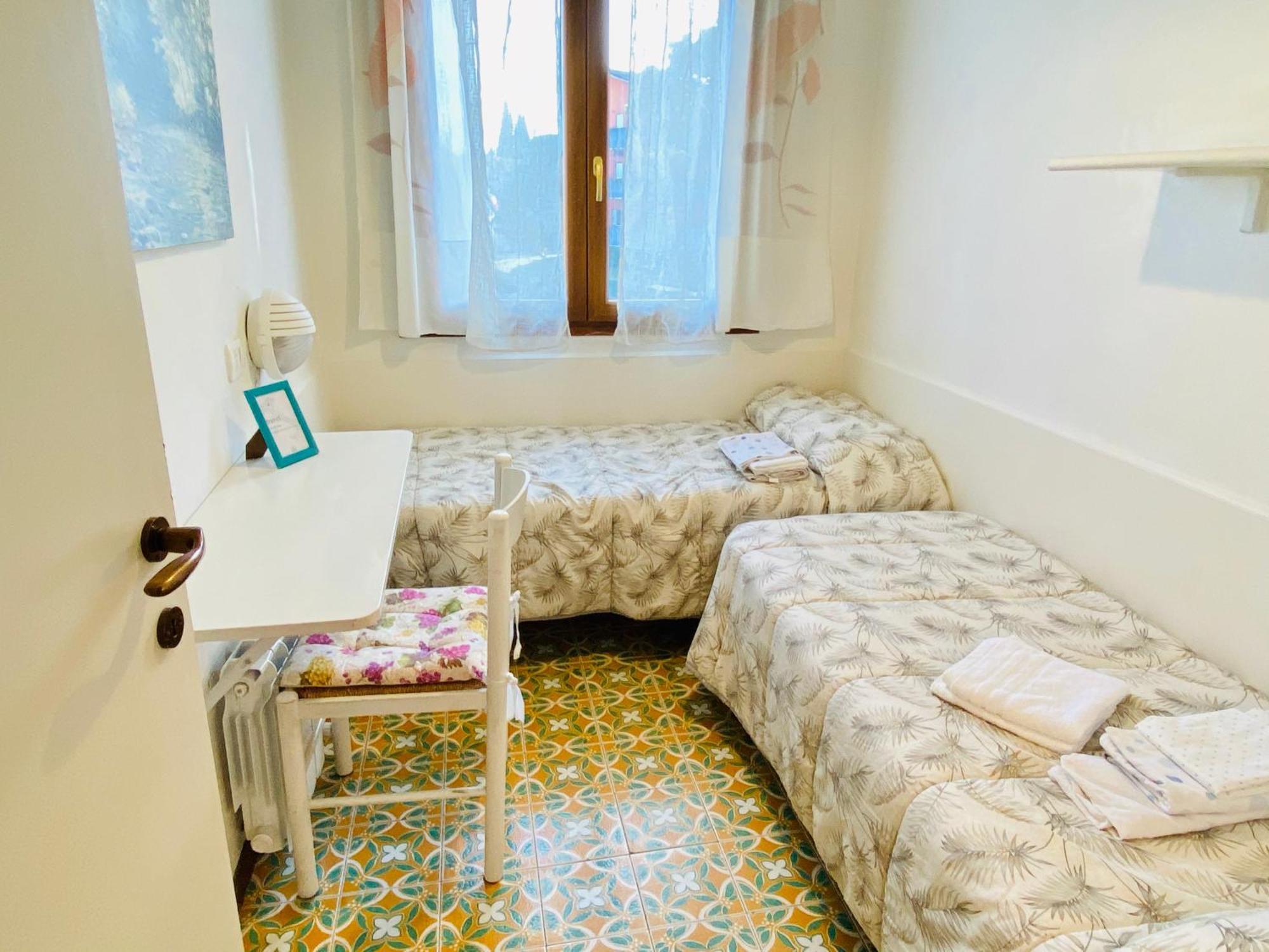 Residenza Cappuccini Aparthotel Peschiera del Garda Szoba fotó